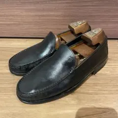 【美品】TOD'S ブラックレザー ローファー トッズ24年秋冬、ミニマルなレザーローファーやスリット入り