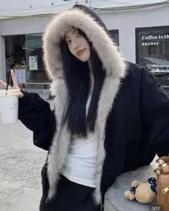 ファー付き黒ジャケット