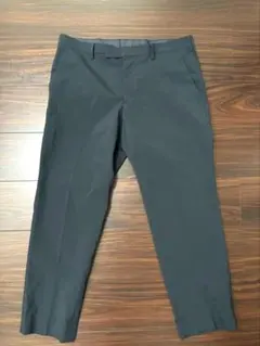 黒 スラックス レディース UNIQLO 感動パンツ