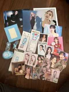 TWICE ナヨンナブリーキーホルダートレカポストカードガチャポスターセット