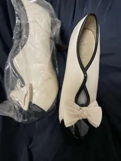 アイボリー リボン付き ハイヒール