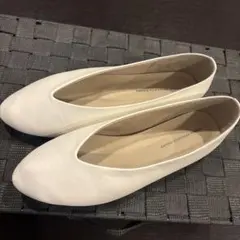 URBAN RESEARCH DOORS ☆Vカットパンプス☆37☆白のサムネイル