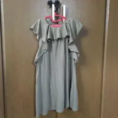 GU フリルワンピース カーキ 120