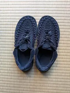 KEEN アウトドアサンダル ブラック 編み込みデザイン