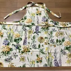 un jardin en plus 花柄エプロン