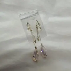 【未使用】ドロップ型クリスタルビーズピアス