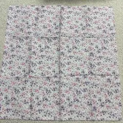ローラアシュレイ　花柄の布クロス　43cm角　用途いろいろ♪ 未使用のサムネイル