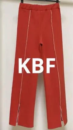 KBF 赤いスラックス サイドライン入り　ウエストゴム