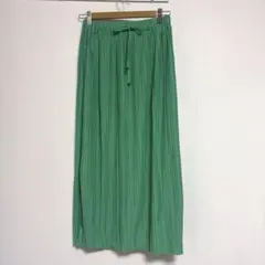 ミントグリーン プリーツロングスカート