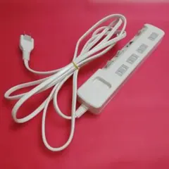 ☆ELECOM 延長コード 4個口 ホワイト（3個口）《USED》