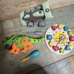 組み立　恐竜　トリケラトプス 車 レーシングカー　時計 絵あわせ モンテッソーリ