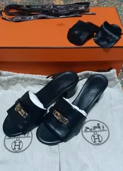 HERMES エルメス サンダル ブラック　36.5のサムネイル