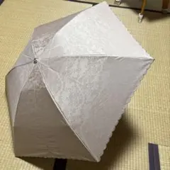 日傘 折りたたみ ベージュ 花柄 スカラップのサムネイル