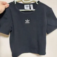 adidas ブラック クロップド Tシャツ XS