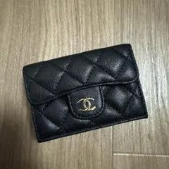 香奈兒 黑色 皮革 鈕扣式短夾 金色