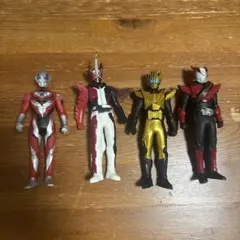 仮面ライダー　ウルトラマン　ソフビ フィギュア 4体セット