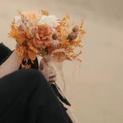 オレンジとホワイトの造花ブーケ