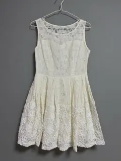 dazzlinダズリン　レース&花模様 ノースリーブワンピース