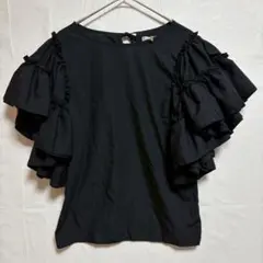 新品未使用　フリルスリーブ　ブラウス　M シンプル　大人可愛い　ブラック