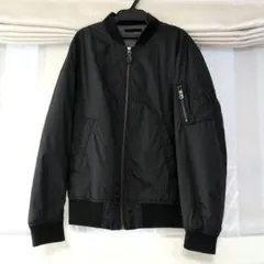 ユニクロ　ブラック MA-1 ジャンパー