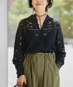 レア　ネイビー　IENA LA BOUCLE バテンレースブラウスのサムネイル