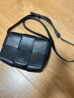 ブラックレザー編み込みショルダーバッグ