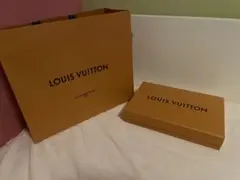 LOUIS VUITTON ギフトボックスとショップ袋