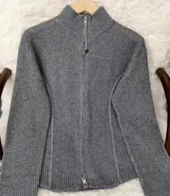 スリムシルエットニットトップス