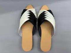 黒と白のストラップサンダル サイズM