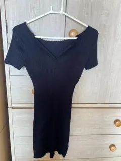 リブ編み 黒 半袖ワンピース Vネック