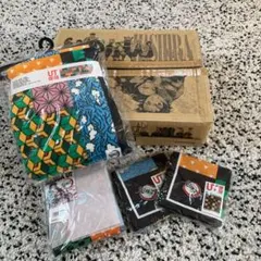 新品【鬼滅の刃】ユニクロ　タオル　エコバッグ　バンダナ　ダンボール　セット