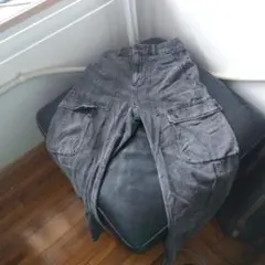 ダークグレー カーゴパンツ ワイドシルエット