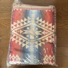 Pendleton 幾何学模様ブランケット 100✖️170 - メルカリ