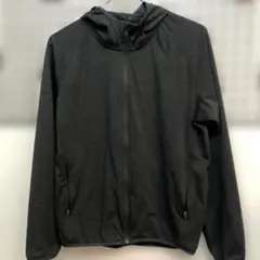 A944 ユニクロ　フード付きパーカー　グレー　メンズ　S