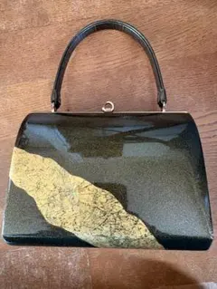 黒と金の和装用ハンドバッグと扇子、鏡、草履のセット