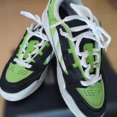 アディダス スニーカー 緑/黒