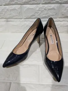 【美品】DIANA エナメル 黒 ポインテッドトゥ パンプス 22.5cm