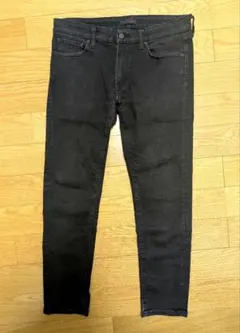 UNIQLO JEANS ブラックスキニーデニム W33（84cm）