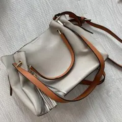 ライトグレー ショルダーバッグ 中型