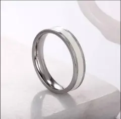 ステンレスリング　シンプルブラックホワイト　指輪　レディースリング　メンズリング