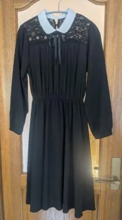美品【ハニーズ】白襟リボン黒のレースワンピース　Honeys