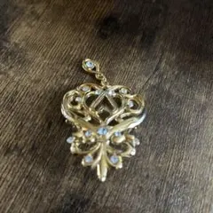 ゴールド フラワー・ハートモチーフ ブローチ