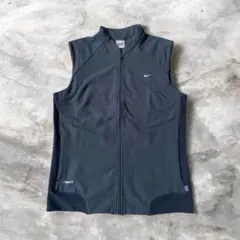 《NIKE》レディースベスト　Mサイズ