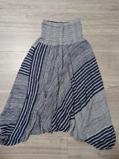 ネイビーとホワイトのストライプ サルエルパンツ