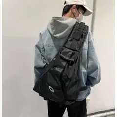 【こういち様専用ページ】人気 ワンショルダー 男女兼用 ボディバッグ 黒 y2k