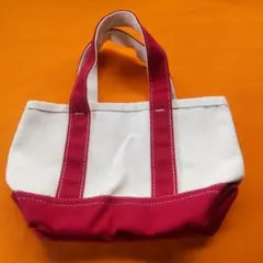 キャンバス トートバッグ ホワイトと赤 ランチバッグサイズ 即購入可能！