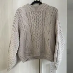 ケーブルニット オフホワイト 長袖セーター　M
