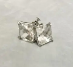 クリスタル スクエアスタッドイヤリング