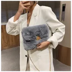 レディースファーバッグショルダーバッグ　ハンドバッグふわふわ軽量かわいいおしゃれ