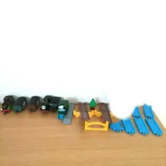 カプセルプラレールトーマスパーシーのチョコクランチセット